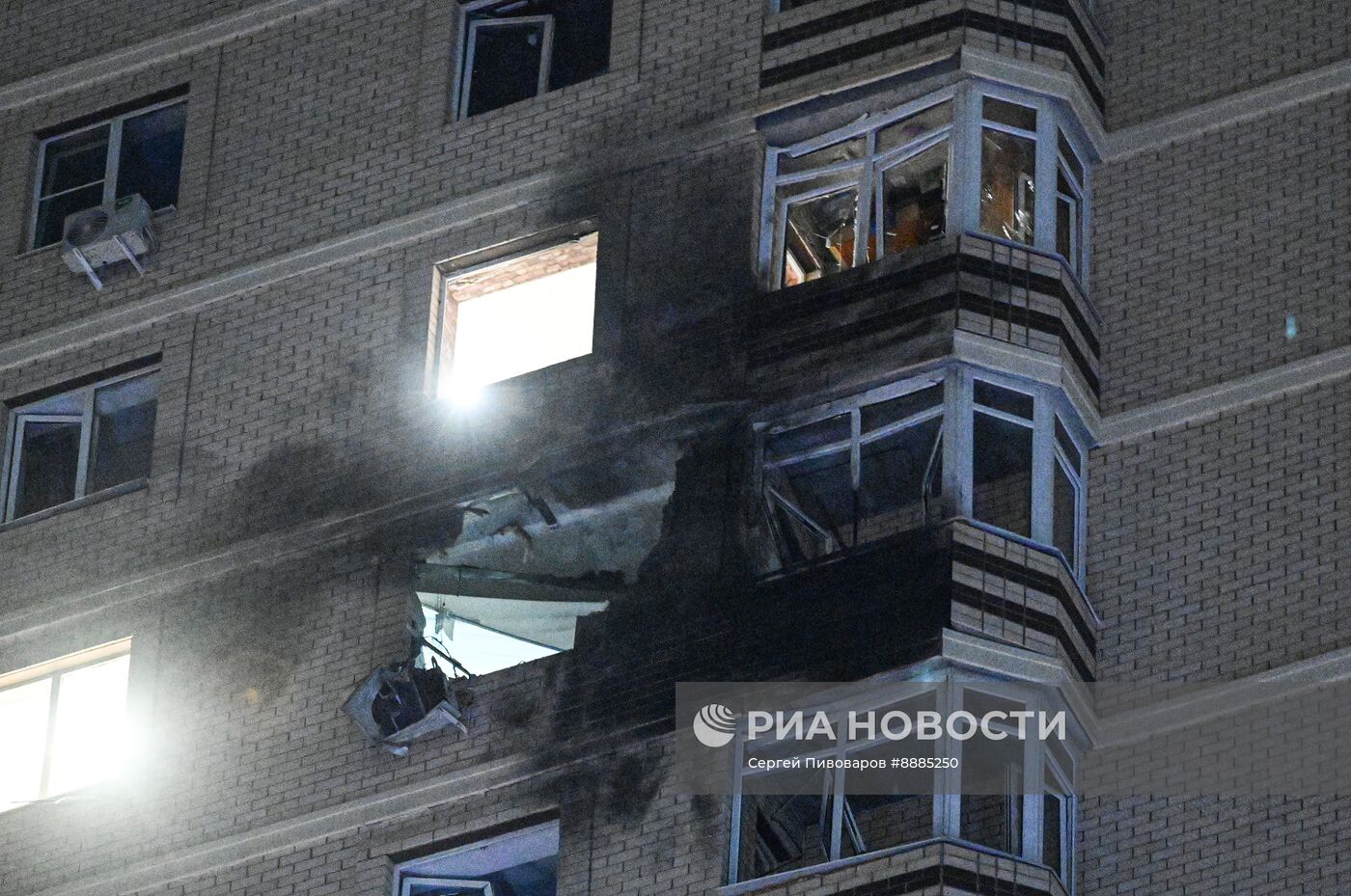 Последствия взрыва в жилом доме в Ростове-на-Дону