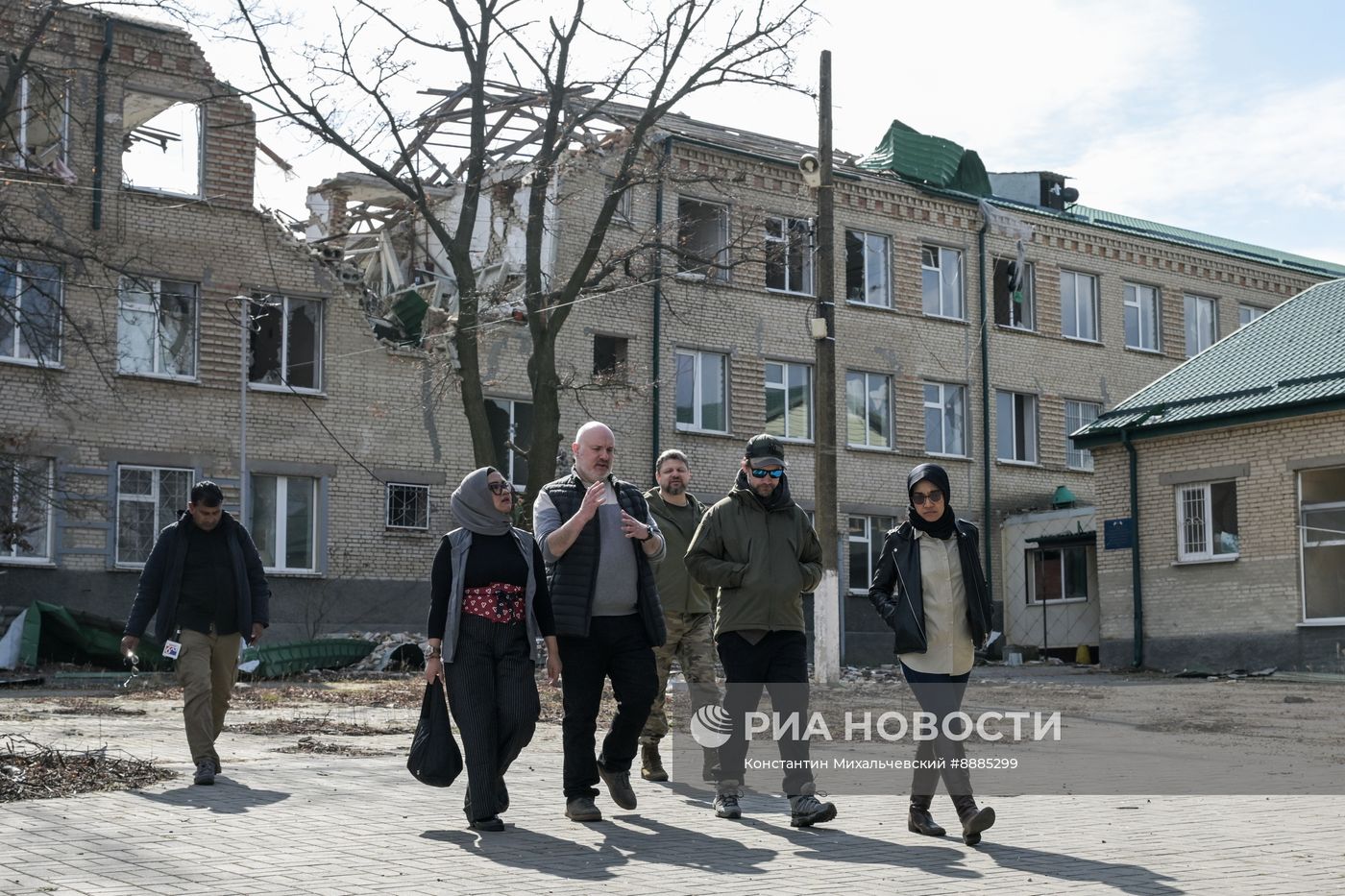 Иностранные журналисты посетили Запорожскую область и зафиксировали последствия обстрелов