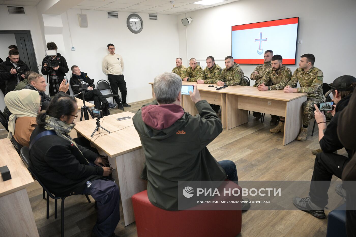 Иностранные журналисты посетили Запорожскую область и зафиксировали последствия обстрелов