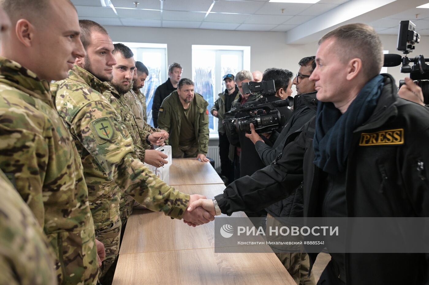 Иностранные журналисты посетили Запорожскую область и зафиксировали последствия обстрелов