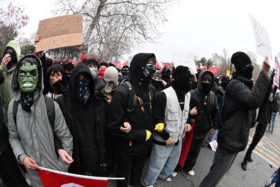 Акция в поддержку арестованного мэра Стамбула Имамоглу