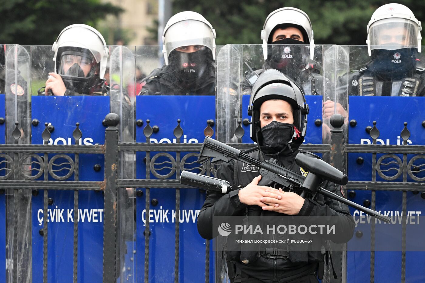 Акция в поддержку арестованного мэра Стамбула Имамоглу