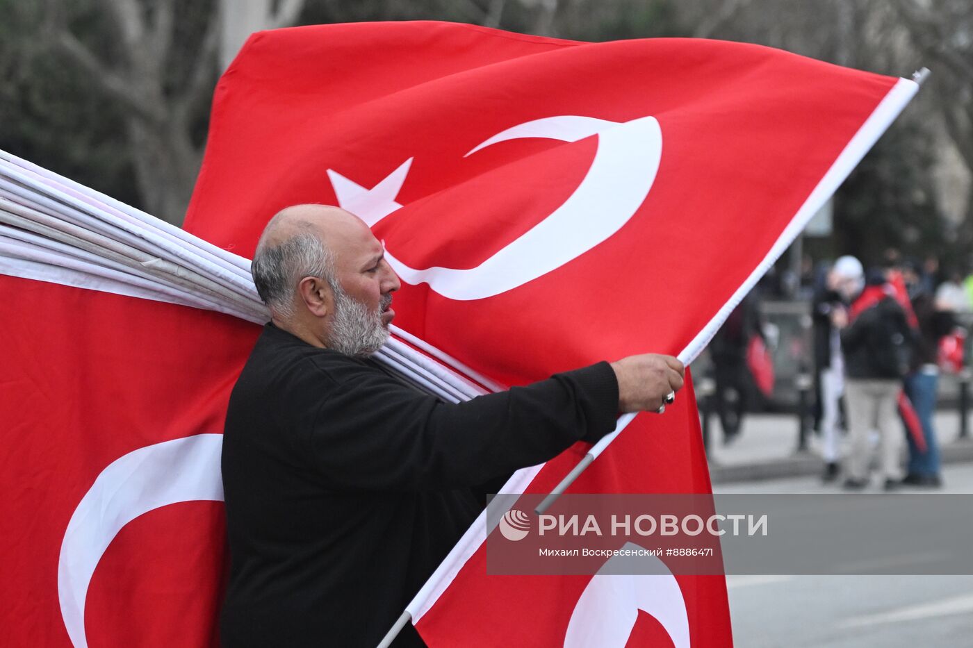 Акция в поддержку арестованного мэра Стамбула Имамоглу