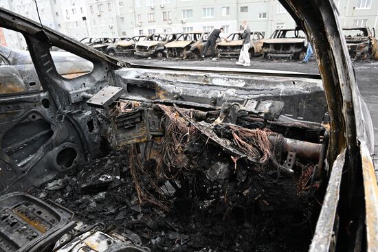 Более 20 машин сгорели на стоянке во Владивостоке