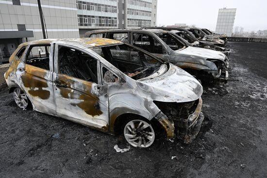 Более 20 машин сгорели на стоянке во Владивостоке