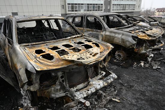 Более 20 машин сгорели на стоянке во Владивостоке