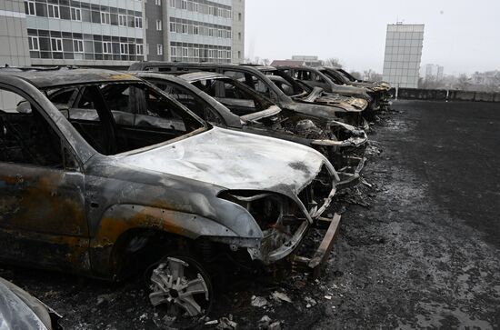 Более 20 машин сгорели на стоянке во Владивостоке