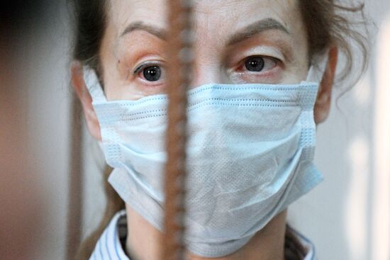 Заседание суда по делу о мошенничестве с квартирой Л. Долиной