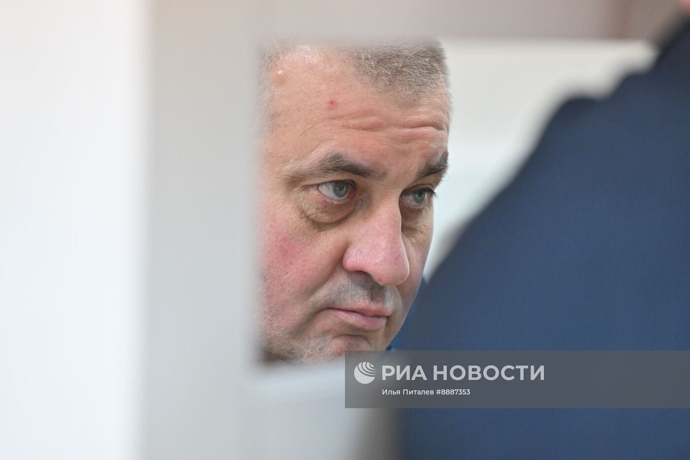 Рассмотрение по существу уголовного дела в отношении генерала В. Шамарина