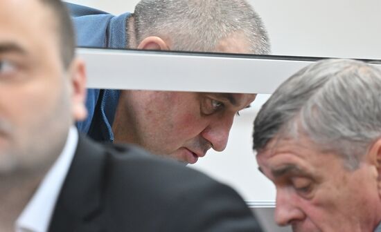 Рассмотрение по существу уголовного дела в отношении генерала В. Шамарина