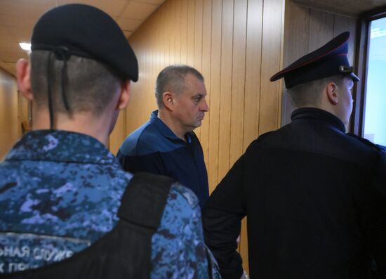 Рассмотрение по существу уголовного дела в отношении генерала В. Шамарина