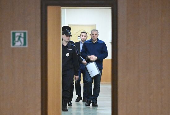 Рассмотрение по существу уголовного дела в отношении генерала В. Шамарина