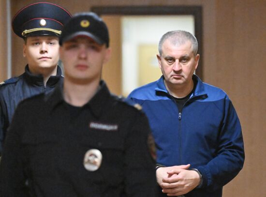 Рассмотрение по существу уголовного дела в отношении генерала В. Шамарина