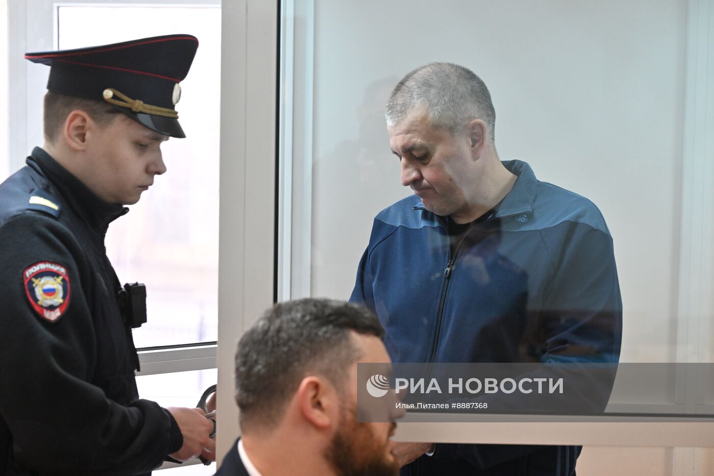 Рассмотрение по существу уголовного дела в отношении генерала В. Шамарина