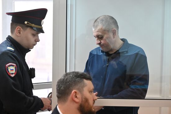 Рассмотрение по существу уголовного дела в отношении генерала В. Шамарина