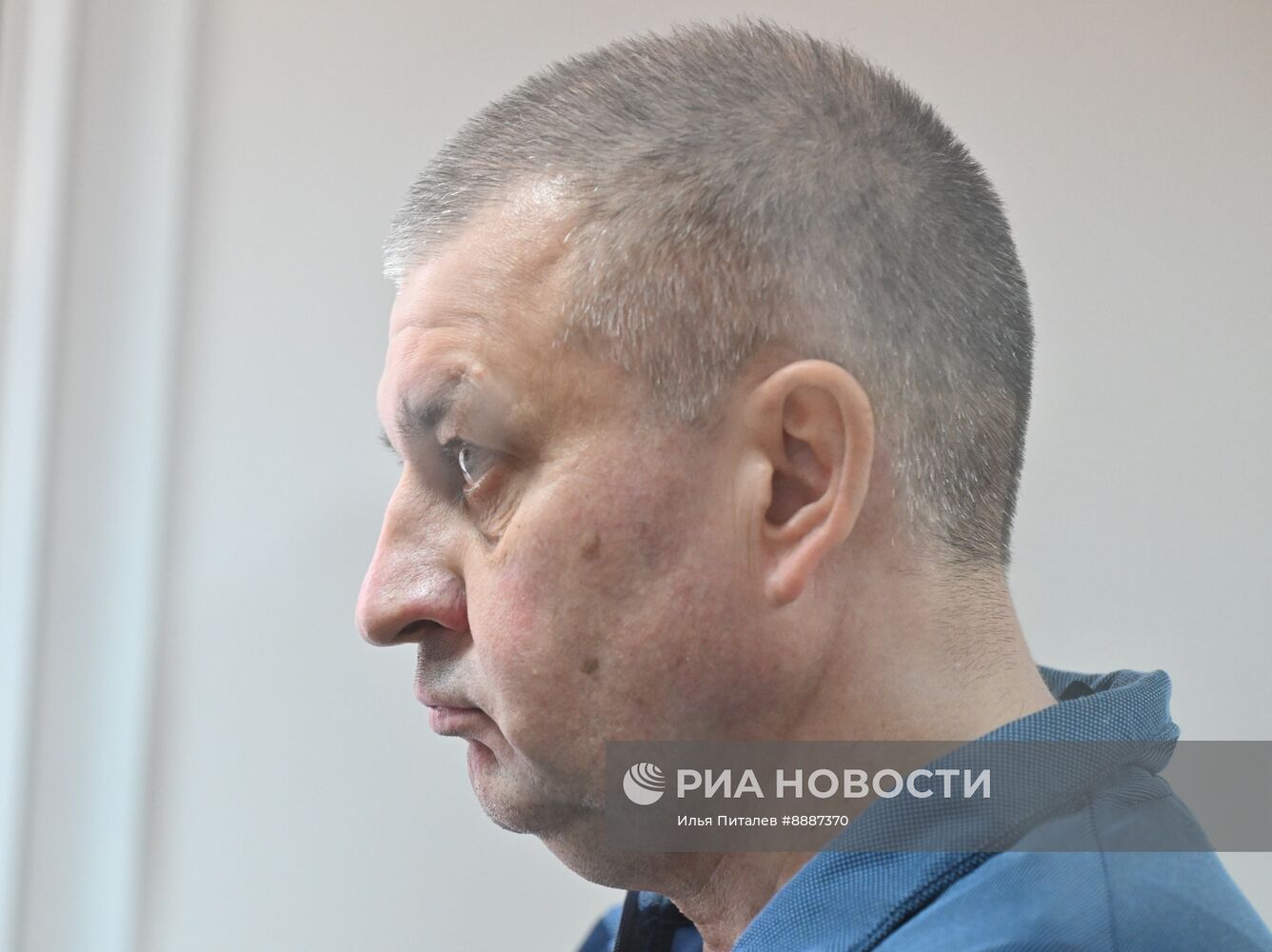 Рассмотрение по существу уголовного дела в отношении генерала В. Шамарина