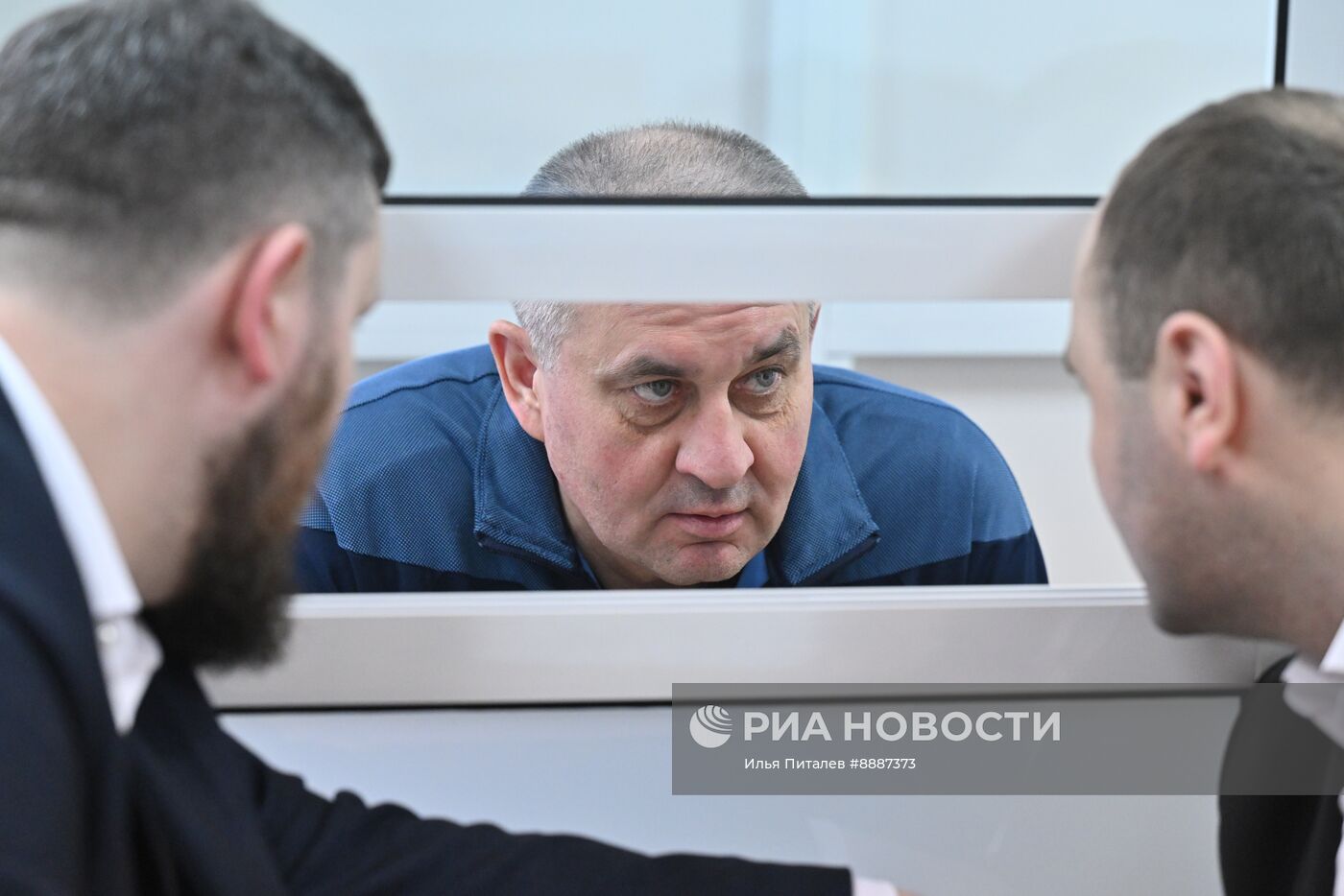 Рассмотрение по существу уголовного дела в отношении генерала В. Шамарина