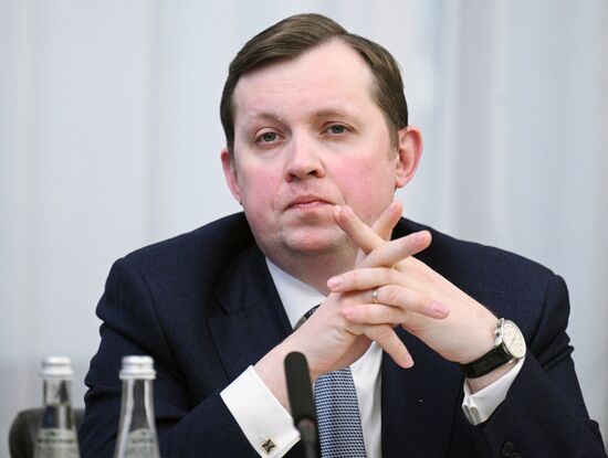 Президент РФ В. Путин провел заседание Совета по культуре и искусству