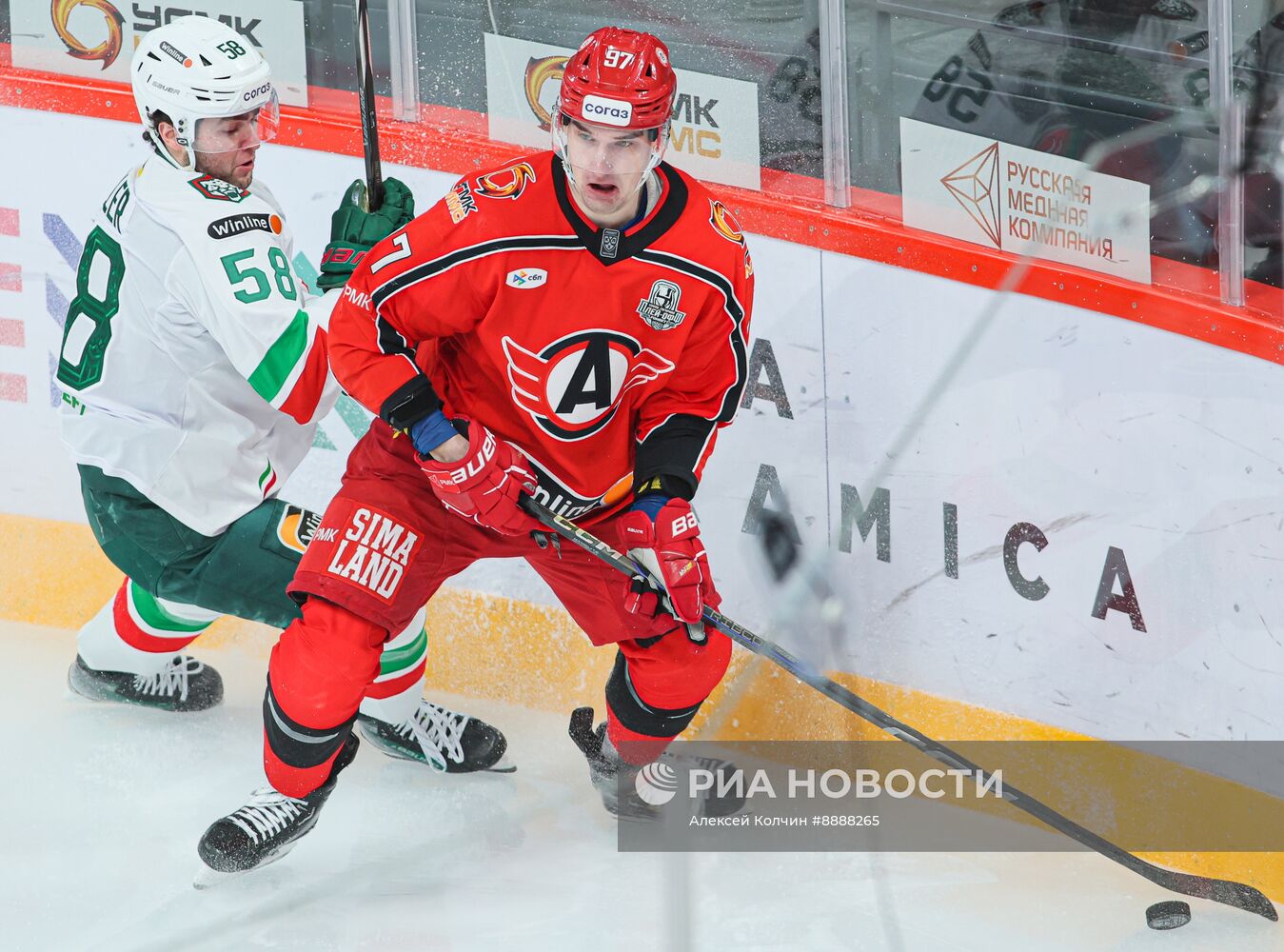 Хоккей. КХЛ. Матч "Автомобилист" - "Ак Барс"