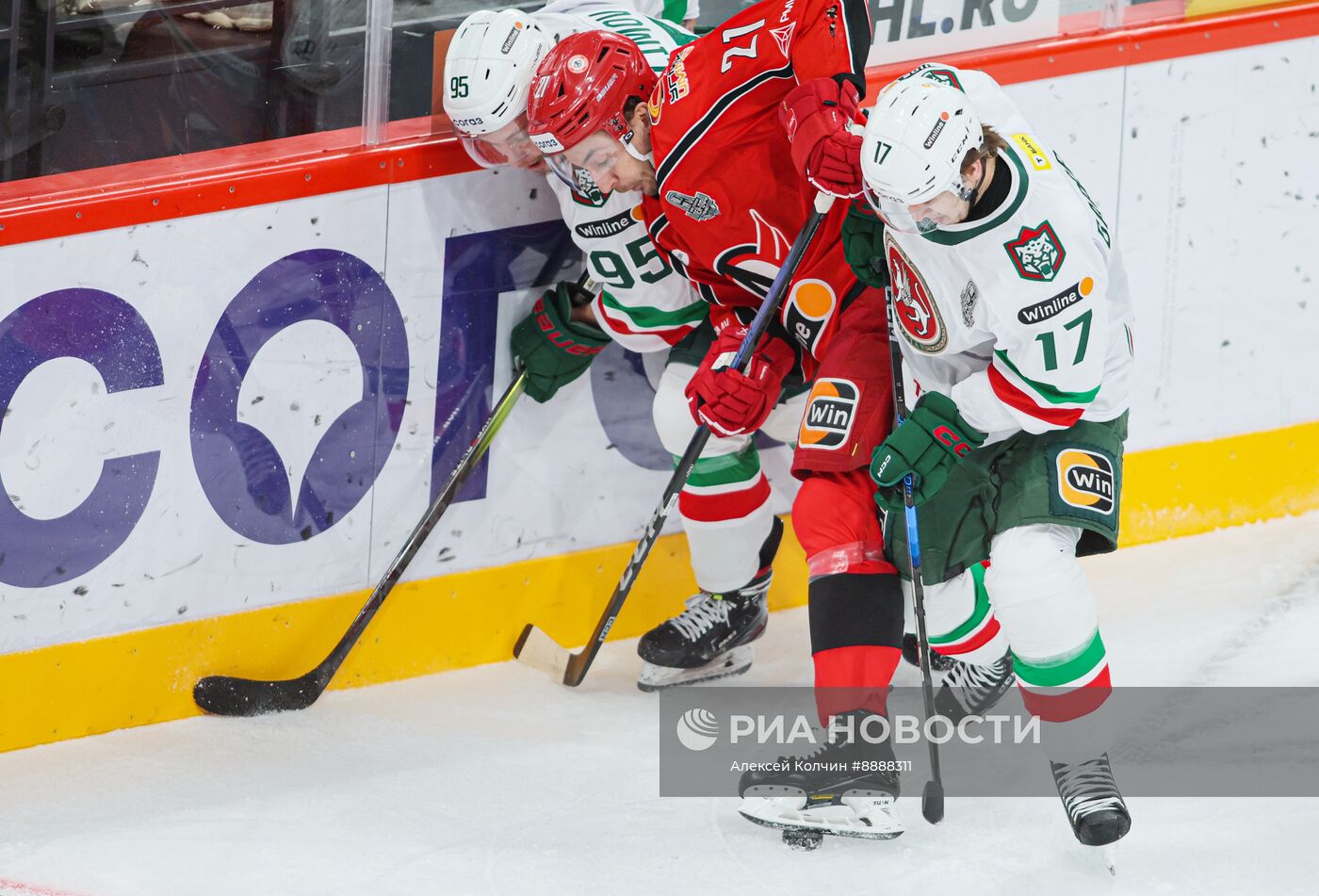 Хоккей. КХЛ. Матч "Автомобилист" - "Ак Барс"