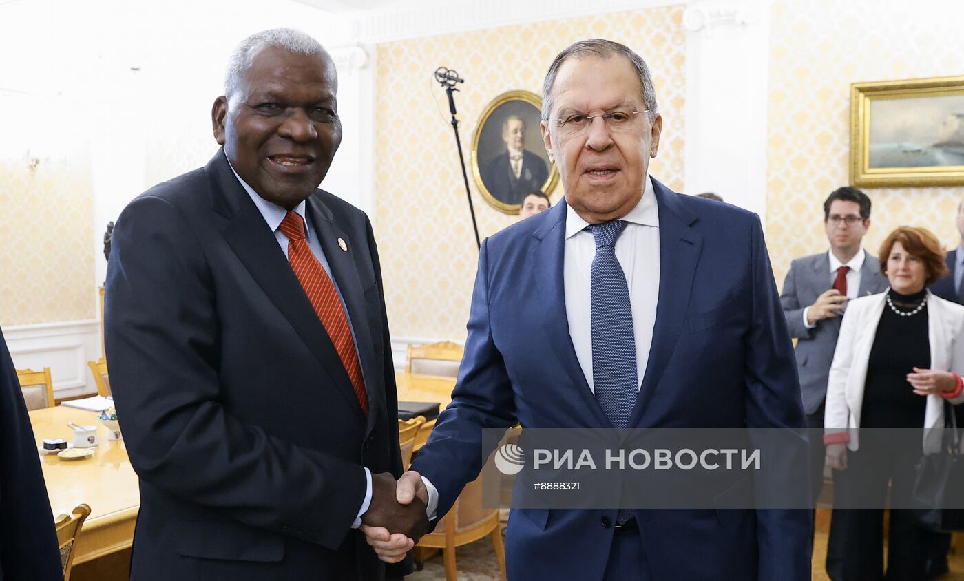 Встреча главы МИД РФ С. Лаврова и председателя Национальной ассамблеи народной власти Кубы Эстебана Ласо Эрнандеса