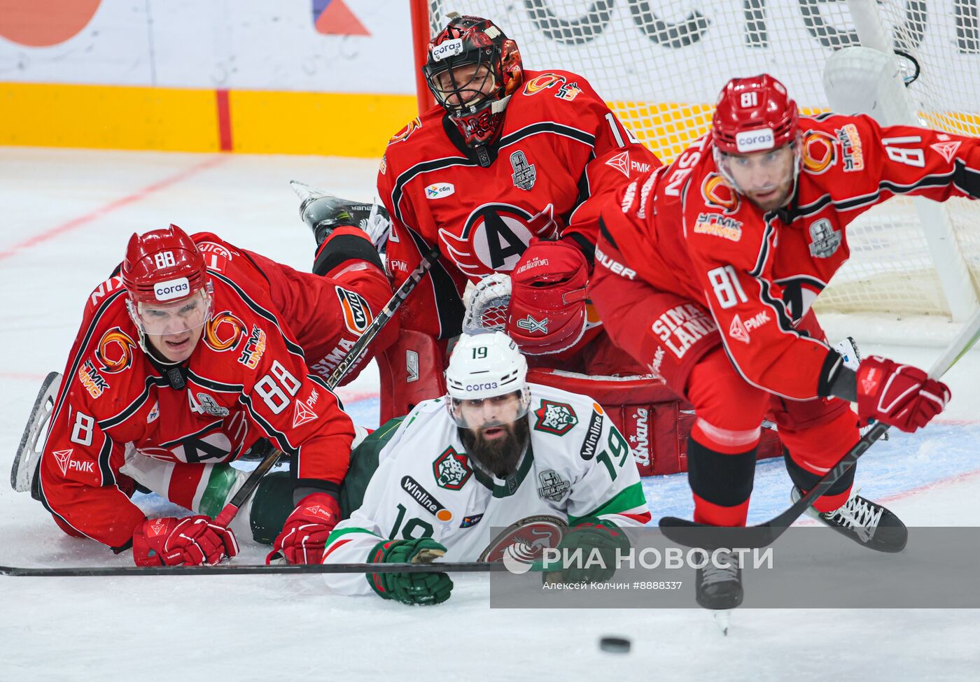 Хоккей. КХЛ. Матч "Автомобилист" - "Ак Барс"