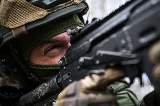 Отработка боевого слаживания подразделениями ВДВ в Курской области