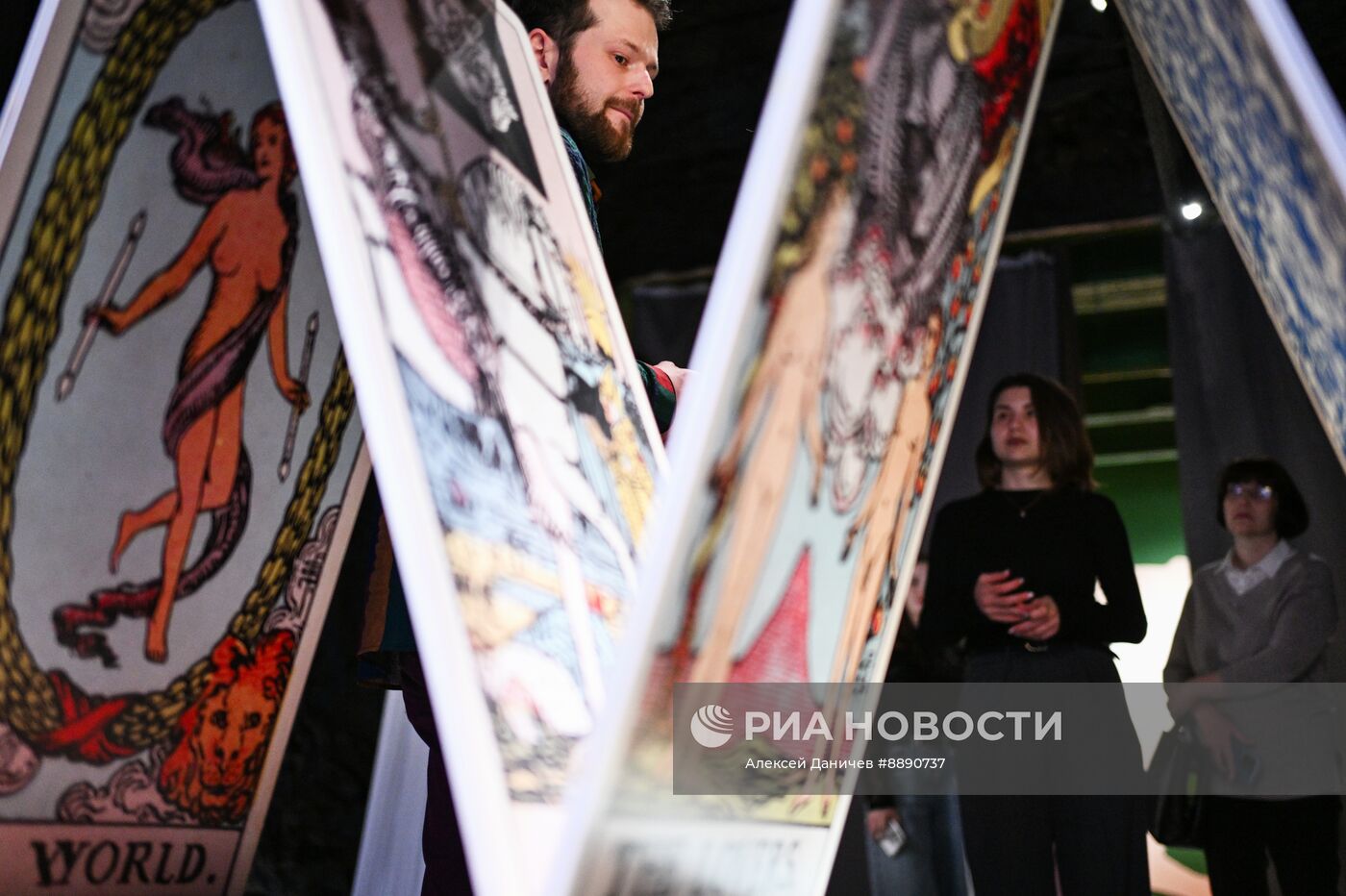 Выставка "Деяния женщин" в Санкт-Петербурге