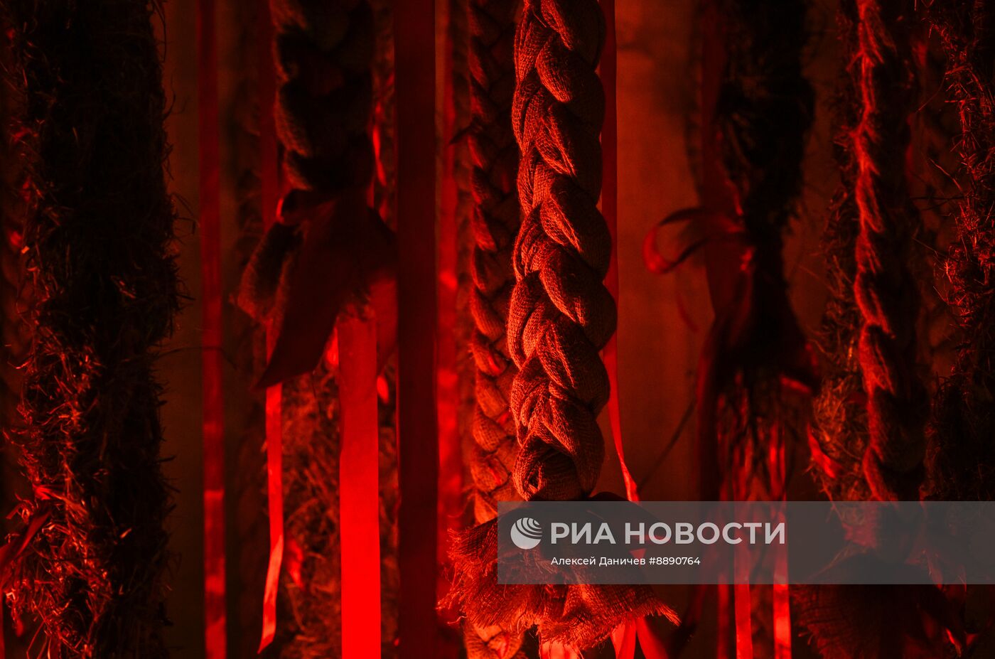 Выставка "Деяния женщин" в Санкт-Петербурге