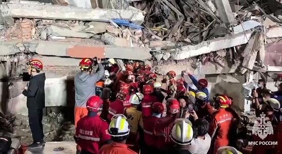 МЧС России ликвидирует последствия землетрясения в Мьянме
