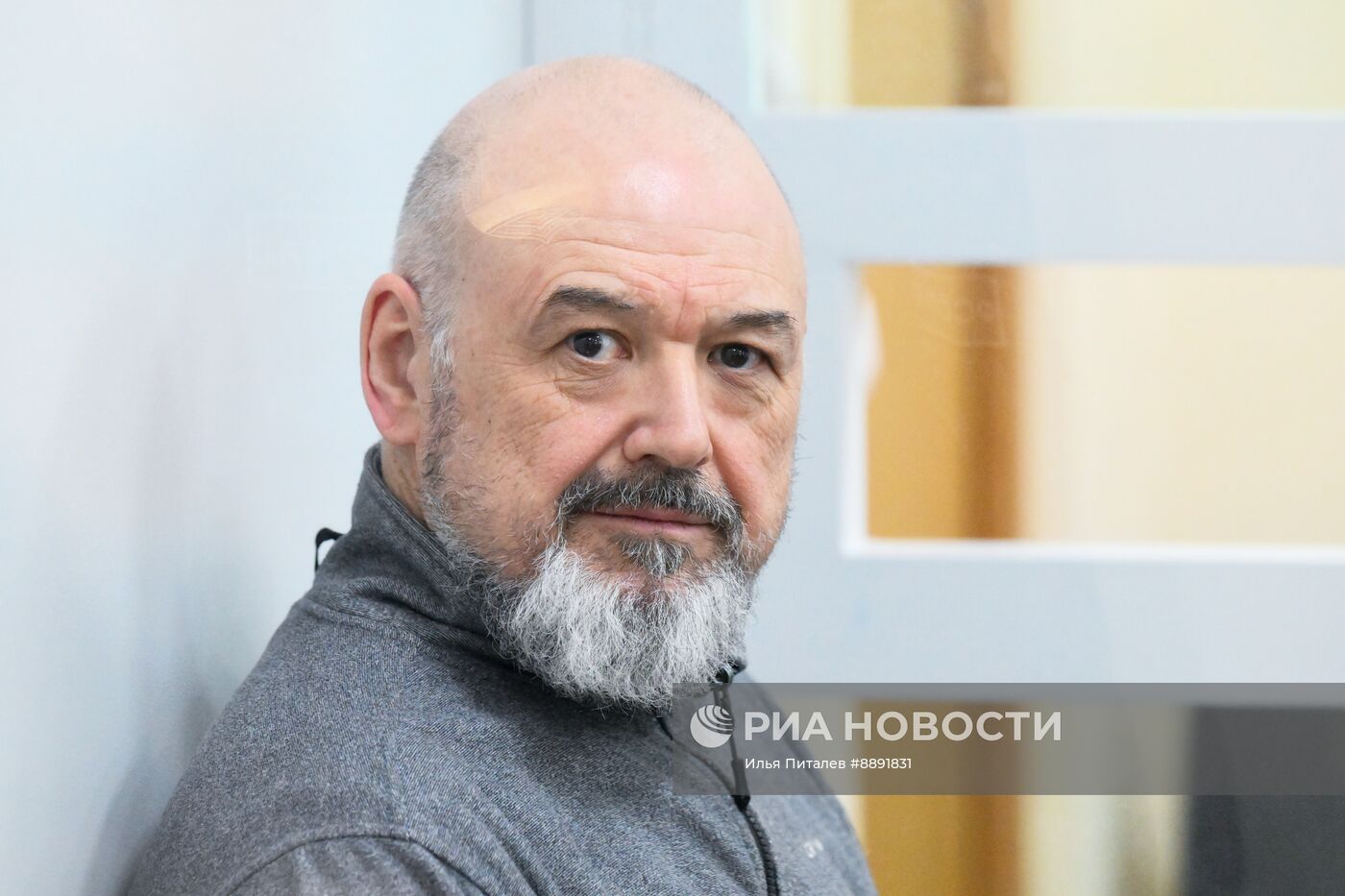 Суд по делу экс-начальника управления связи ВС РФ