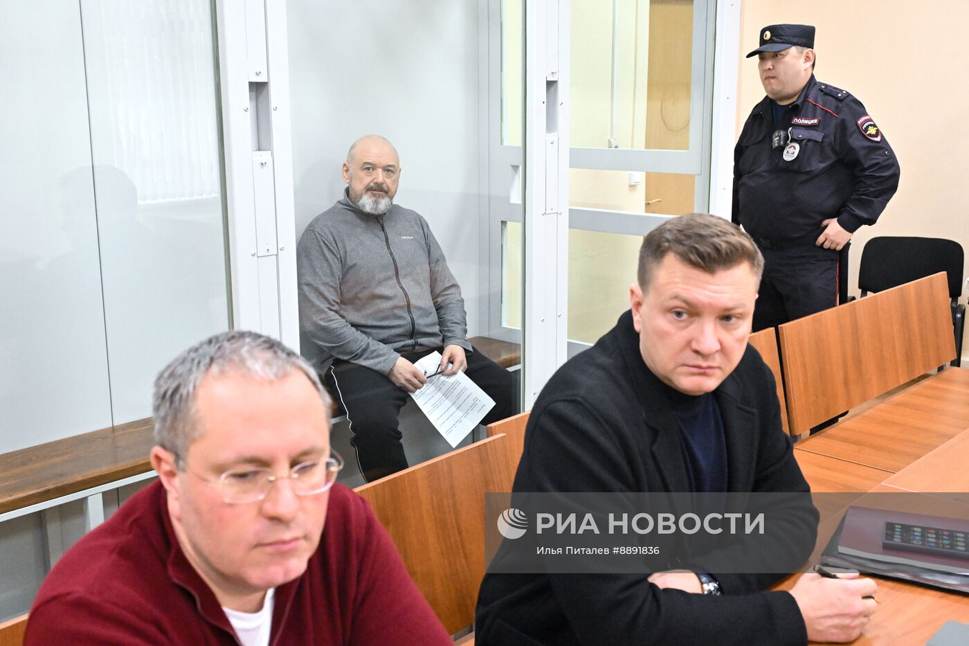 Суд по делу экс-начальника управления связи ВС РФ