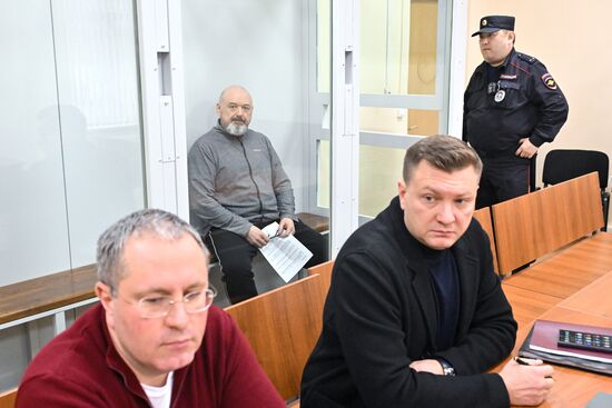 Суд по делу экс-начальника управления связи ВС РФ