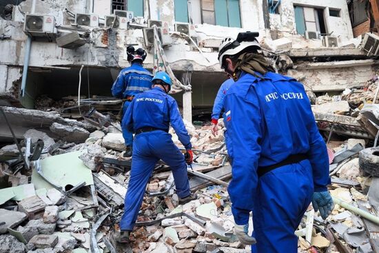 МЧС России ликвидирует последствия землетрясения в Мьянме