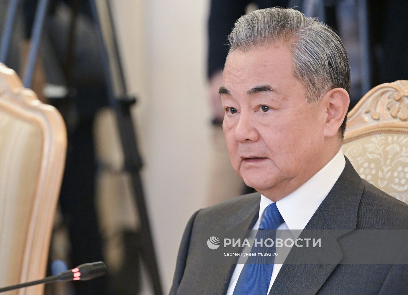 Встреча главы МИД РФ и КНР С. Лаврова и Ван И 