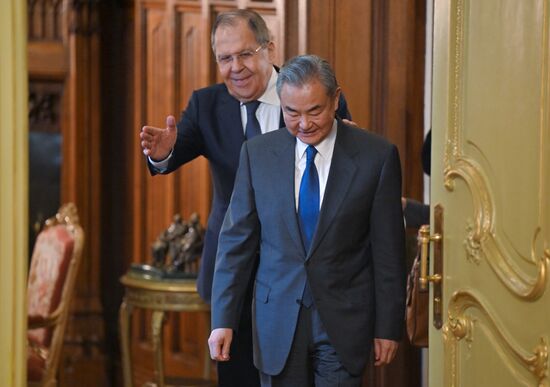 Встреча главы МИД РФ и КНР С. Лаврова и Ван И 