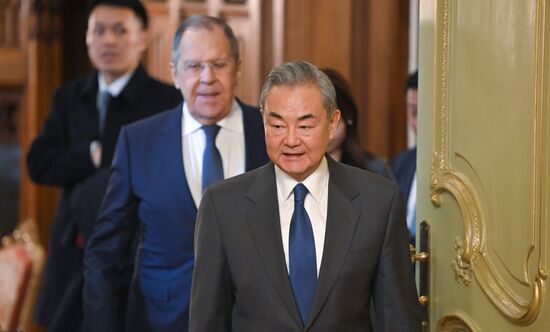 Встреча главы МИД РФ и КНР С. Лаврова и Ван И 