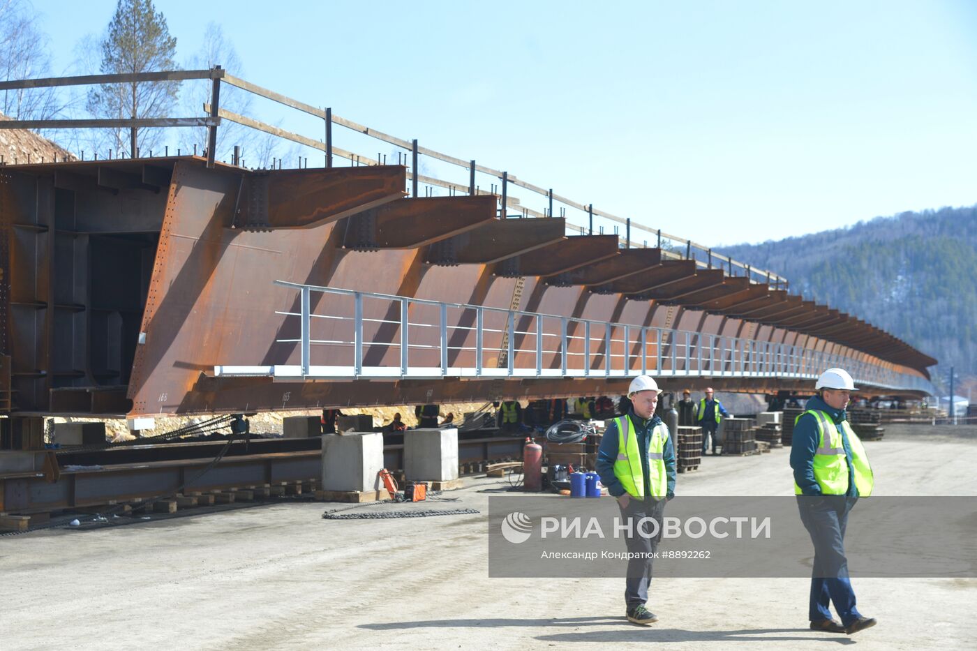 Строительство эстакады на федеральной трассе М-5 "Урал"