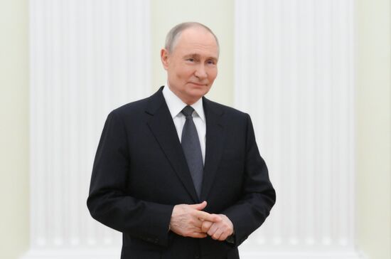 Встреча президента Владимира Путина с главой МИД КНР Ваном И