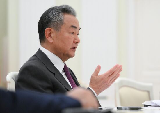 Встреча президента Владимира Путина с главой МИД КНР Ваном И