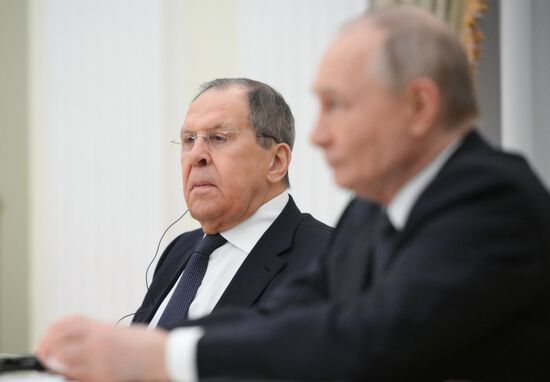 Встреча президента Владимира Путина с главой МИД КНР Ваном И