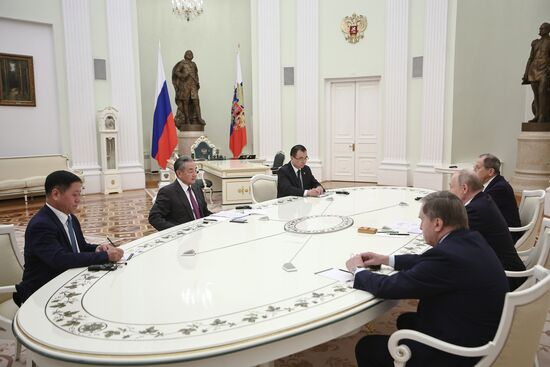 Встреча президента Владимира Путина с главой МИД КНР Ваном И