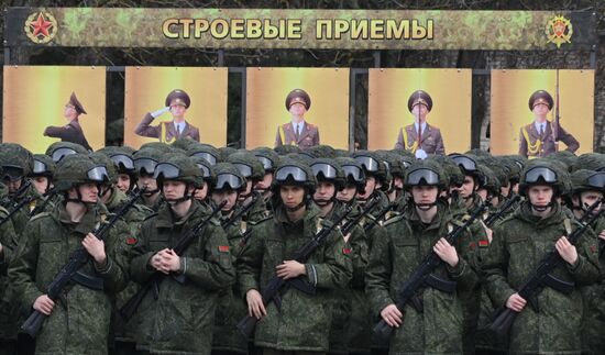 Репетиция парада ко Дню Победы в Минске