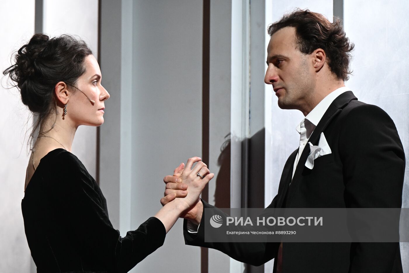 Спектакль "Каренина" в театре на Таганке