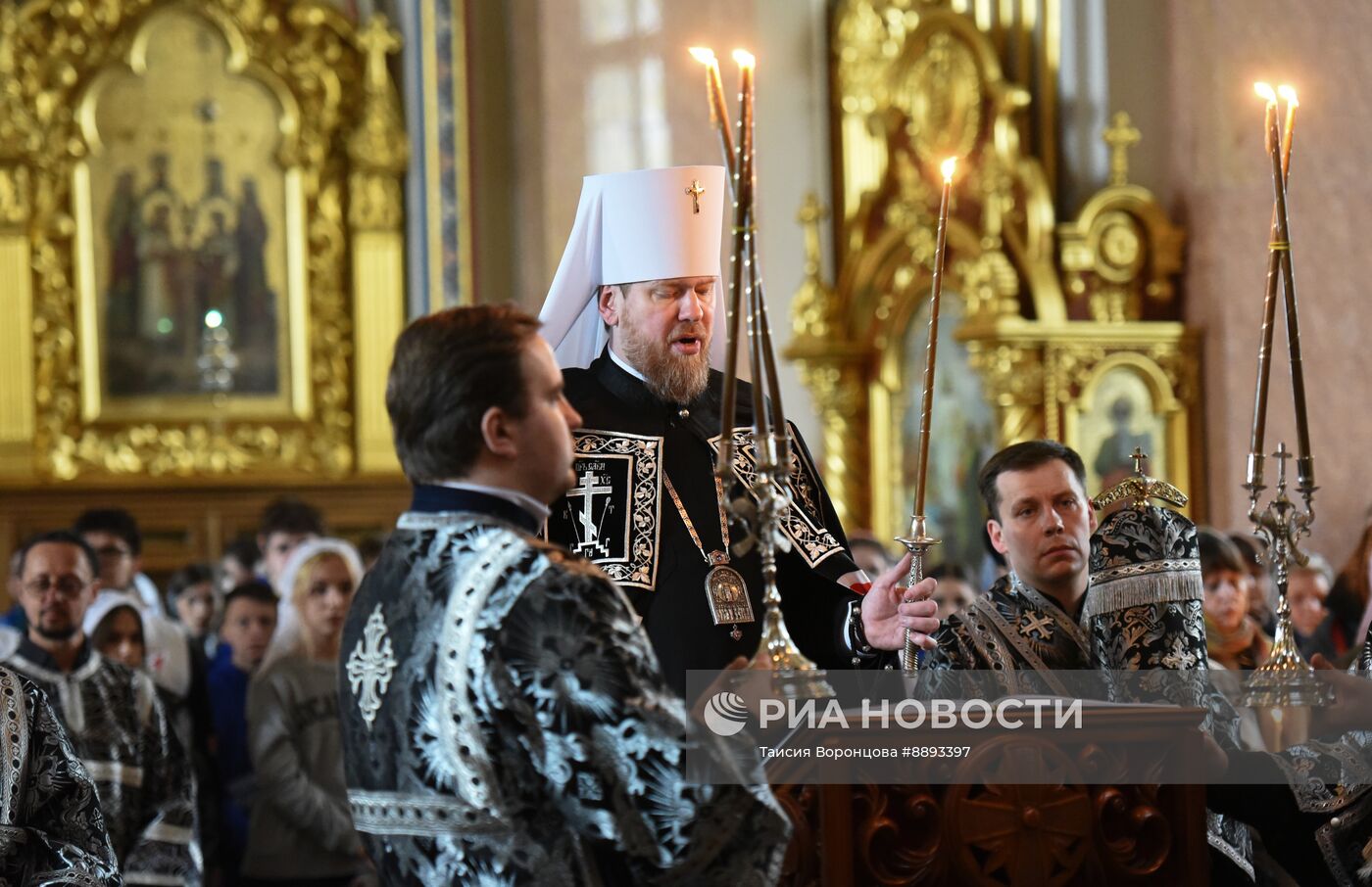 Перенос иконы в Свято-Преображенский кафедральный собор в Донецке