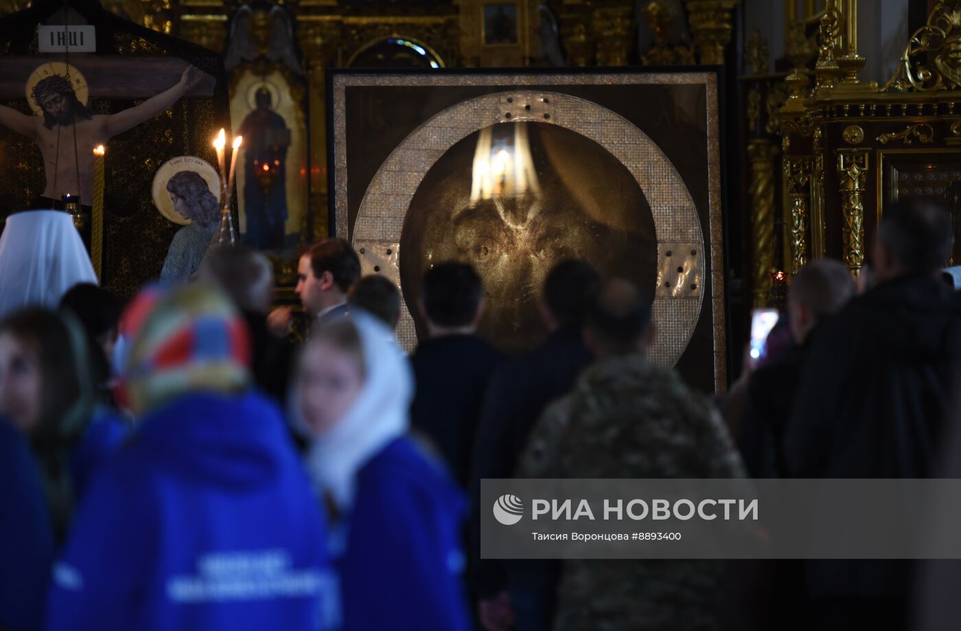 Перенос иконы в Свято-Преображенский кафедральный собор в Донецке