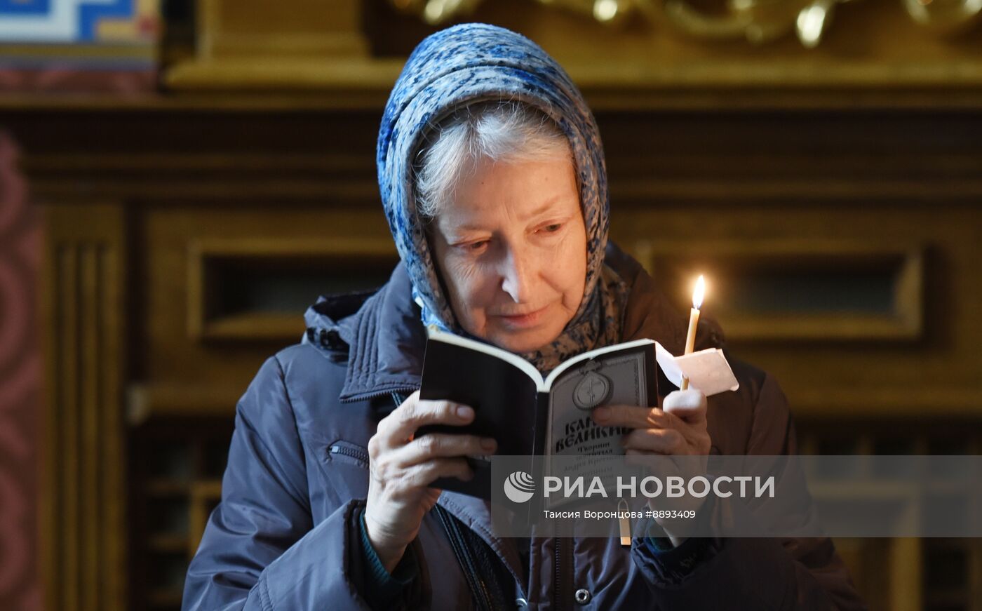 Перенос иконы в Свято-Преображенский кафедральный собор в Донецке