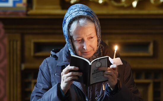 Перенос иконы в Свято-Преображенский кафедральный собор в Донецке