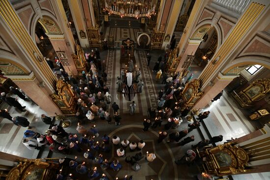 Перенос иконы в Свято-Преображенский кафедральный собор в Донецке