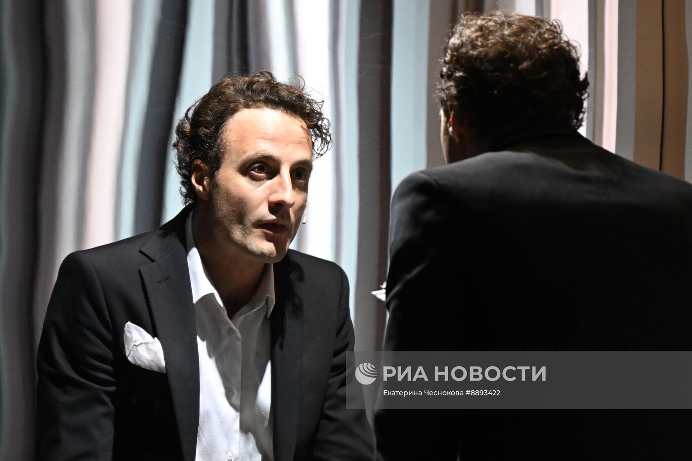 Спектакль "Каренина" в театре на Таганке